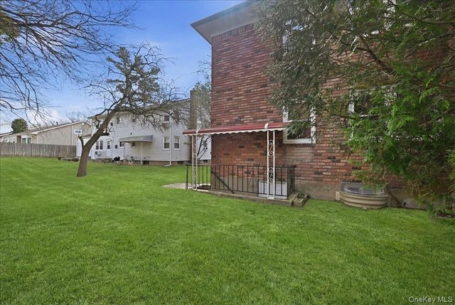 7 Anchorage Road, Port Washington, NY 11050