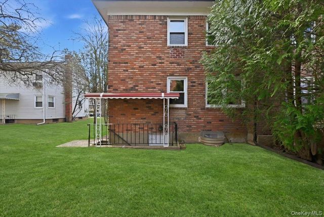 7 Anchorage Road, Port Washington, NY 11050