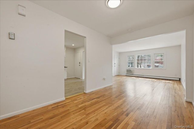 7 Anchorage Road, Port Washington, NY 11050