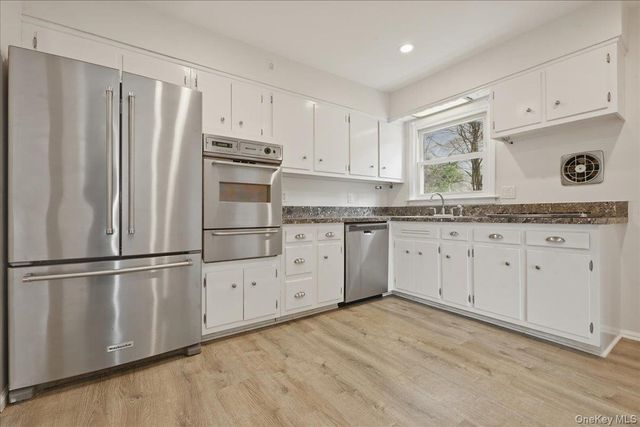 7 Anchorage Road, Port Washington, NY 11050