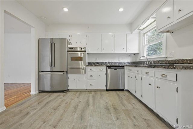 7 Anchorage Road, Port Washington, NY 11050