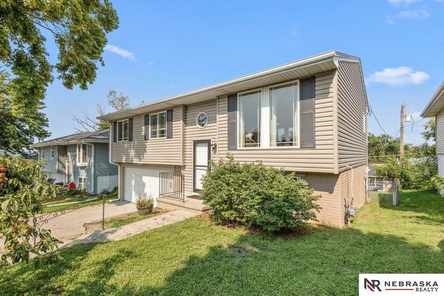 4733 S 81st Street, Ralston, NE 68127