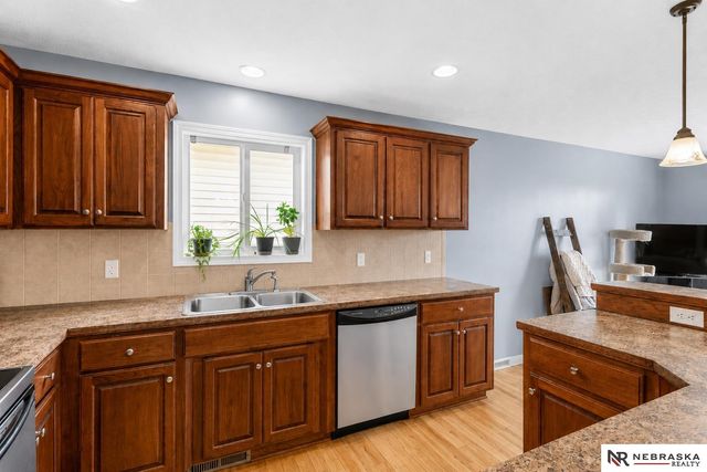 4733 S 81st Street, Ralston, NE 68127