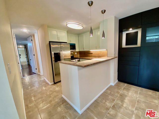 6375 Green Valley Circle 104, Culver City, CA 90230