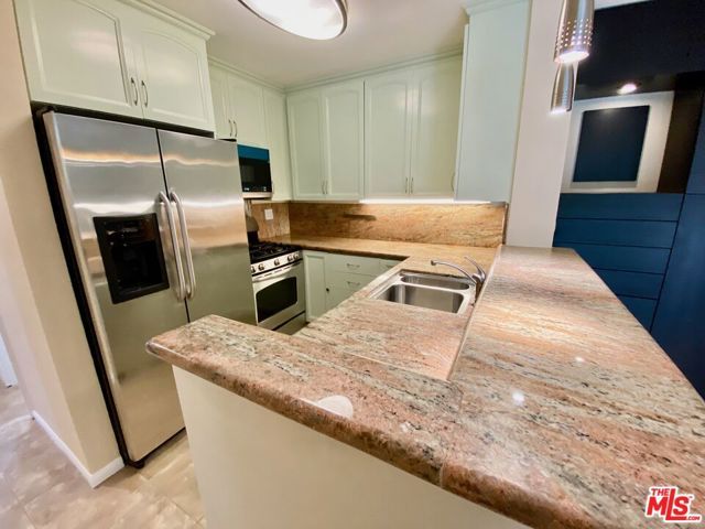 6375 Green Valley Circle 104, Culver City, CA 90230