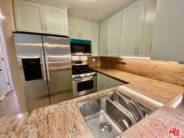 6375 Green Valley Circle 104, Culver City, CA 90230