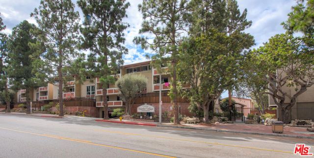 6375 Green Valley Circle 104, Culver City, CA 90230