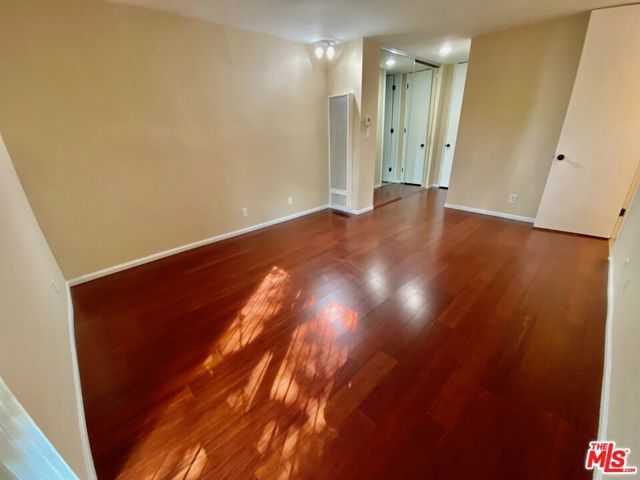6375 Green Valley Circle 104, Culver City, CA 90230