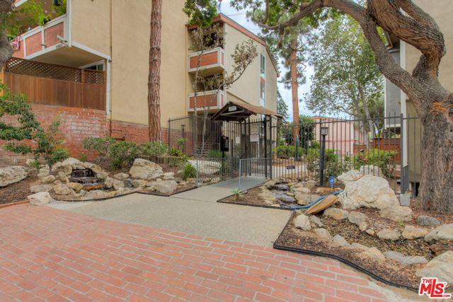 6375 Green Valley Circle 104, Culver City, CA 90230