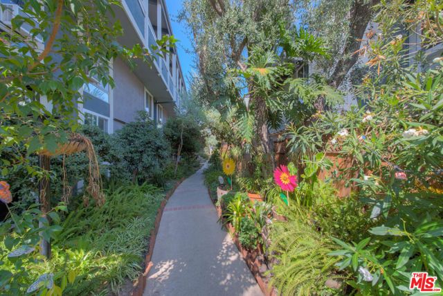 6375 Green Valley Circle 104, Culver City, CA 90230