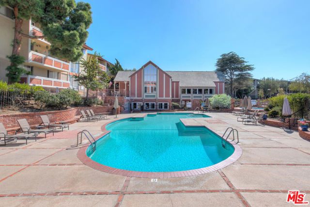 6375 Green Valley Circle 104, Culver City, CA 90230
