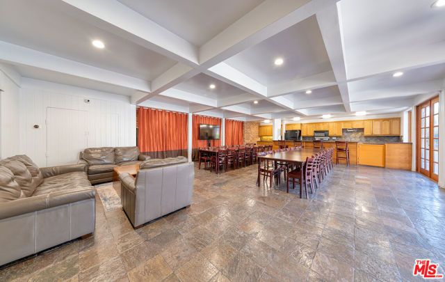 6375 Green Valley Circle 104, Culver City, CA 90230