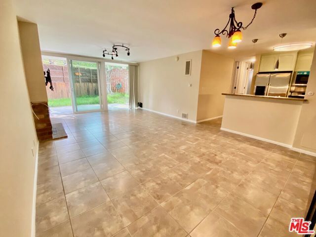 6375 Green Valley Circle 104, Culver City, CA 90230