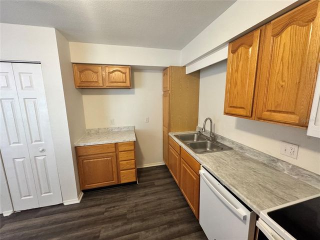 316 E PRIMROSE LANE, Lady Lake, FL 32159