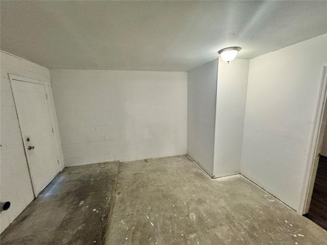 316 E PRIMROSE LANE, Lady Lake, FL 32159