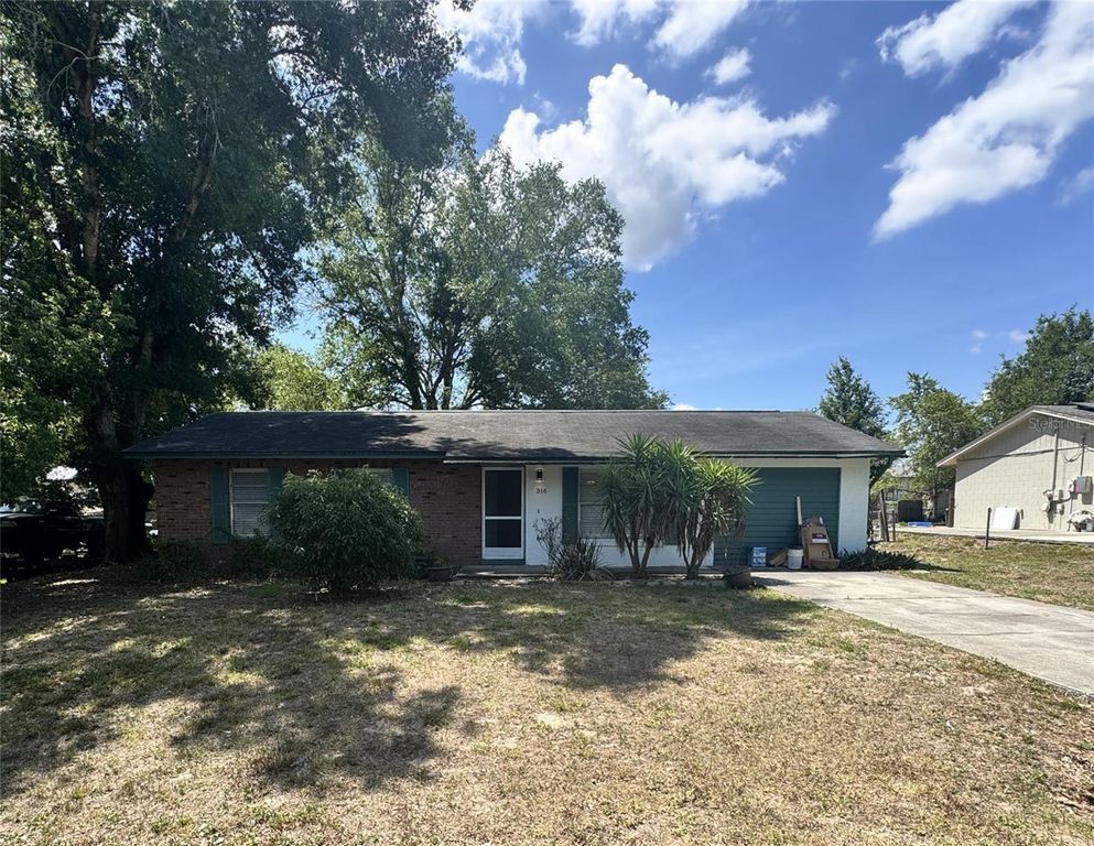 316 E PRIMROSE LANE, Lady Lake, FL 32159