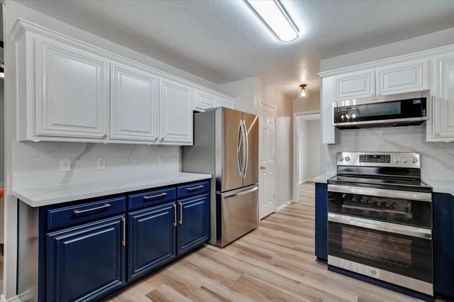 1600 Prickly Pear ST, Lockhart, TX 78644