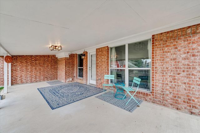 1600 Prickly Pear ST, Lockhart, TX 78644