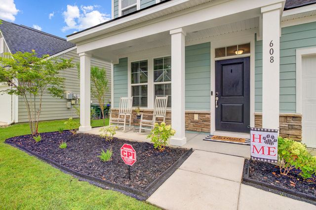 608 S Pointe Boulevard, Summerville, SC 29483