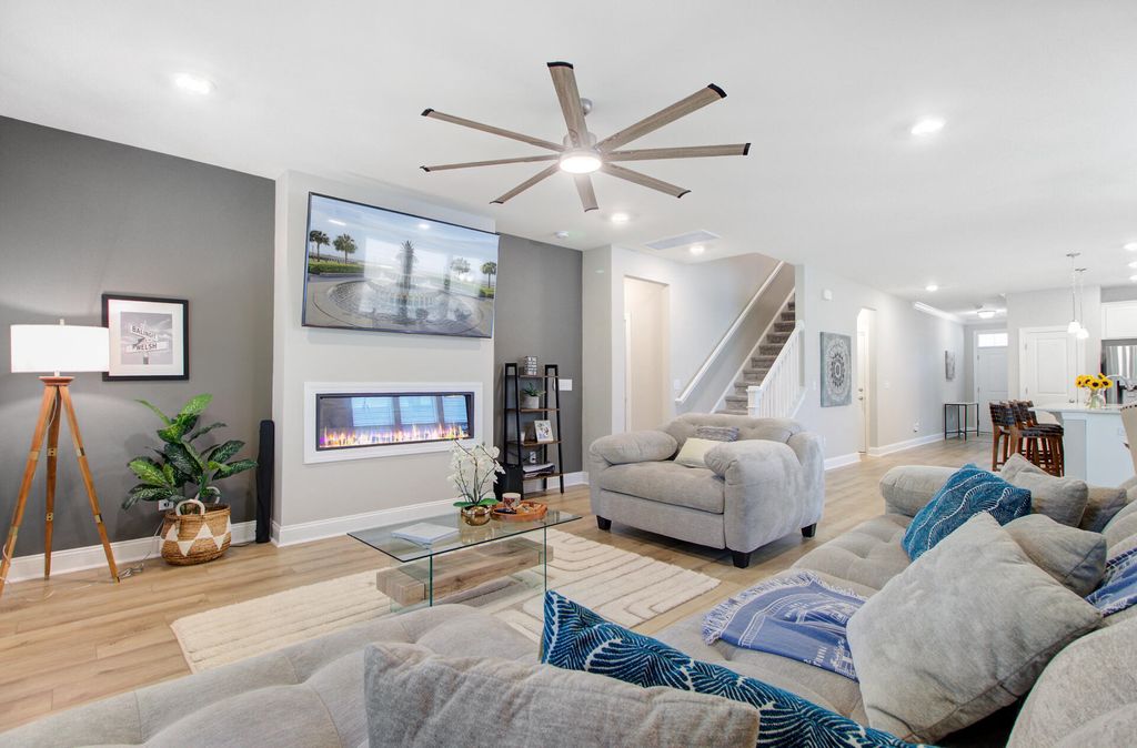 Image 14 of property listing at 608 S Pointe Boulevard, Summerville, SC 29483