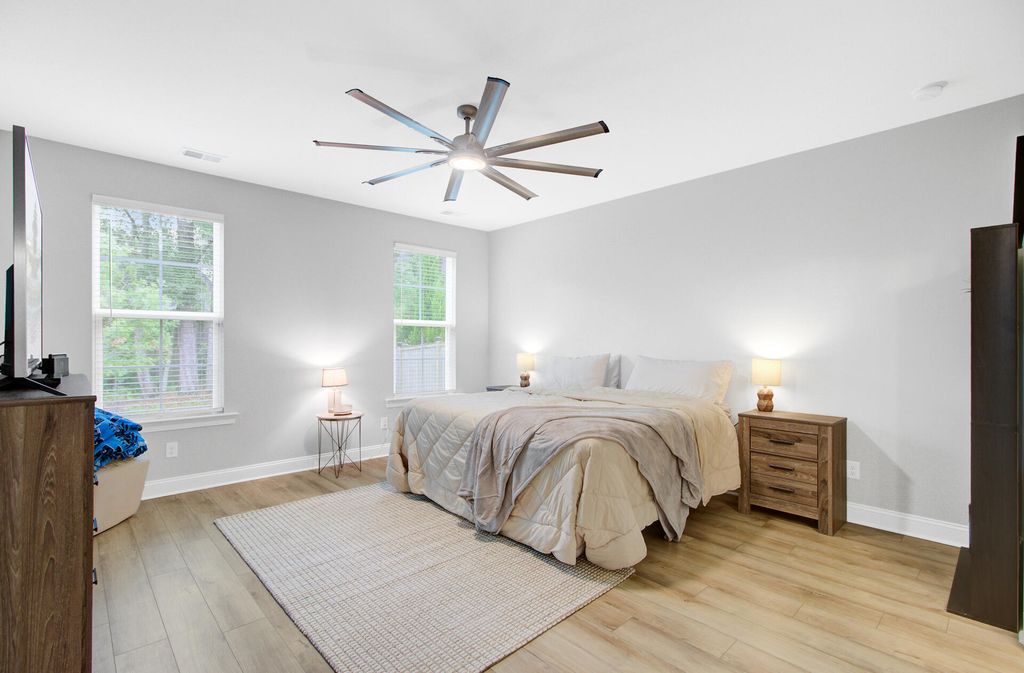 Image 21 of property listing at 608 S Pointe Boulevard, Summerville, SC 29483