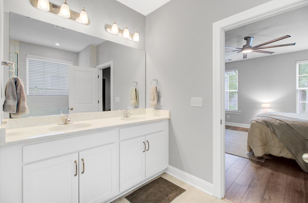 Image 24 of property listing at 608 S Pointe Boulevard, Summerville, SC 29483