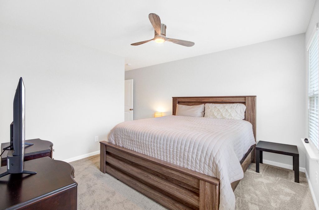 Image 27 of property listing at 608 S Pointe Boulevard, Summerville, SC 29483