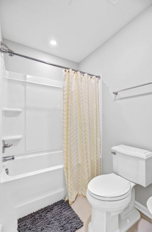 Image 29 of property listing at 608 S Pointe Boulevard, Summerville, SC 29483