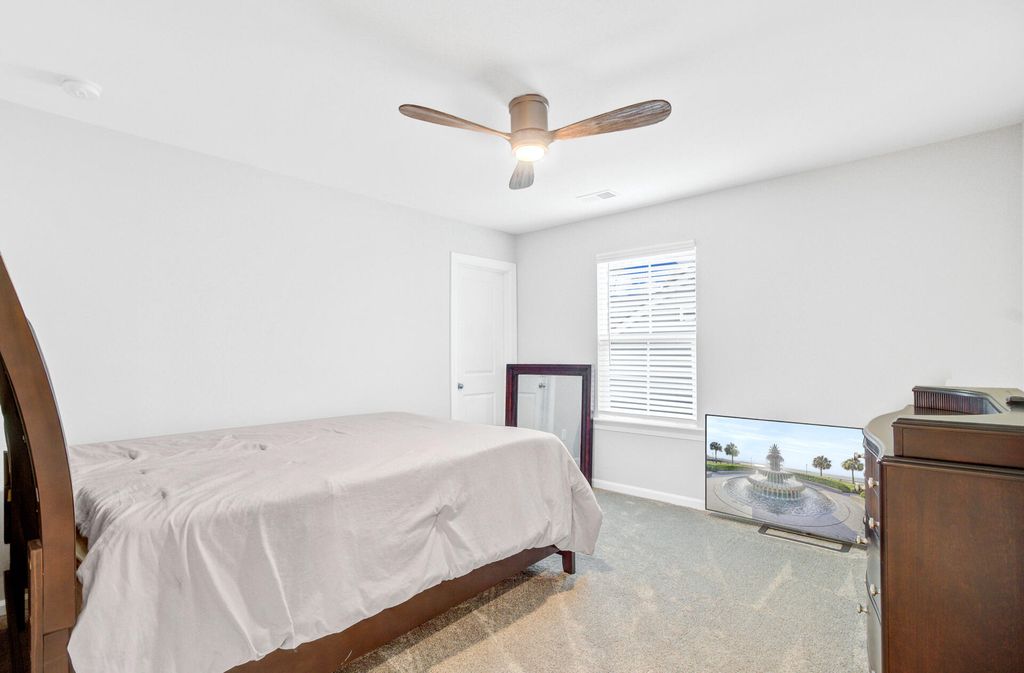 Image 31 of property listing at 608 S Pointe Boulevard, Summerville, SC 29483