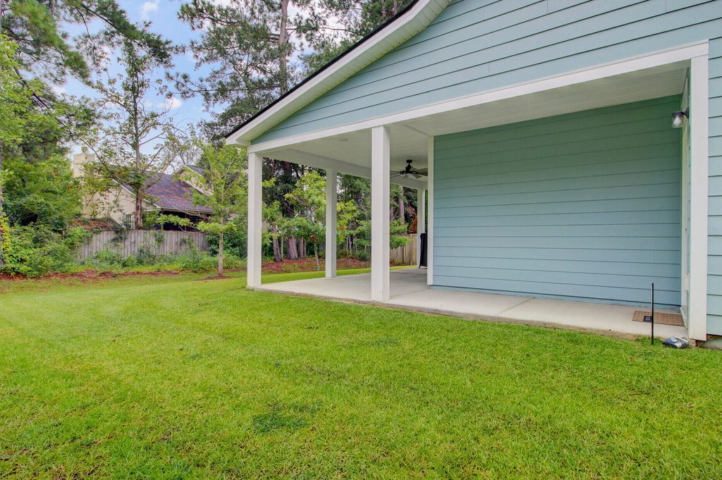 Image 37 of property listing at 608 S Pointe Boulevard, Summerville, SC 29483