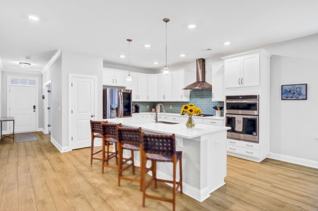 Image 6 of property listing at 608 S Pointe Boulevard, Summerville, SC 29483