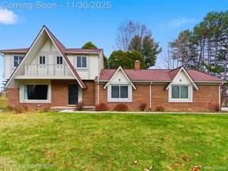 2334 Munster Road, Rochester Hills, MI 48309