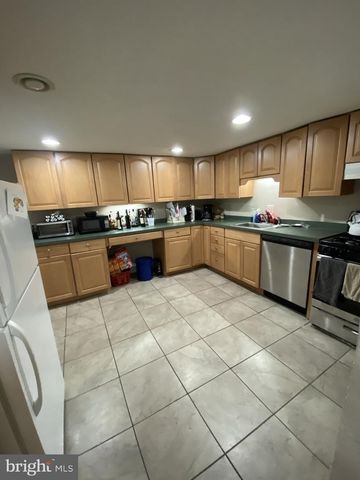 2029 SPRUCE ST, Philadelphia, PA 19103