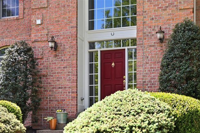 317 Abbey Brook Ln, Peters Twp, PA 15367
