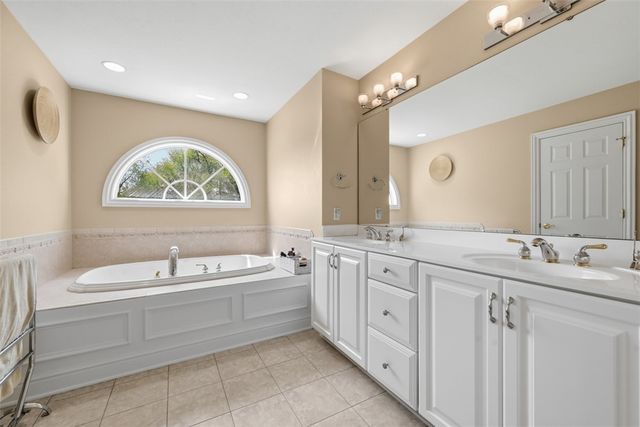 317 Abbey Brook Ln, Peters Twp, PA 15367