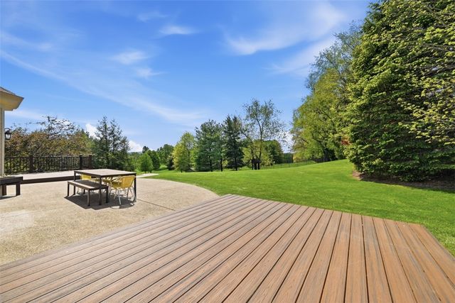 317 Abbey Brook Ln, Peters Twp, PA 15367