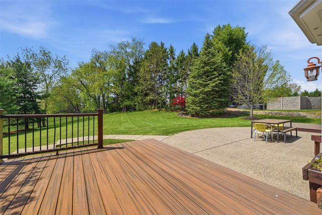 317 Abbey Brook Ln, Peters Twp, PA 15367