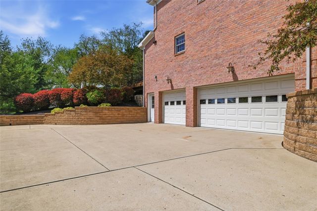 317 Abbey Brook Ln, Peters Twp, PA 15367