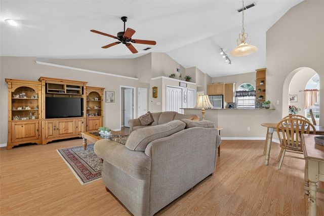 3237 INDIAN TRAIL, Eustis, FL 32726