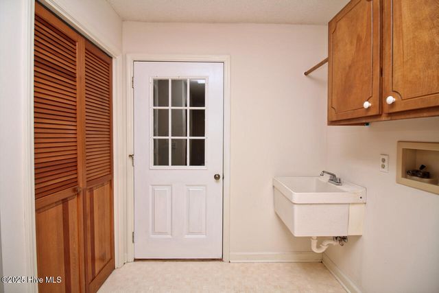 119 Otter Drive, West End, NC 27376