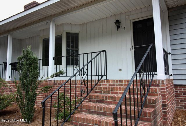 119 Otter Drive, West End, NC 27376