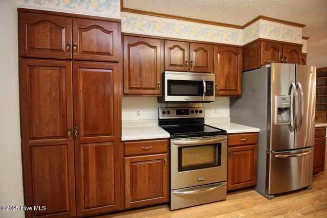 119 Otter Drive, West End, NC 27376