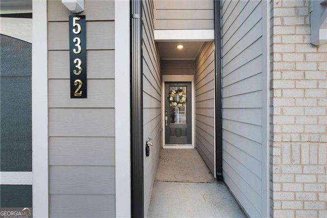 5332 Melbourne Lane, Flowery Branch, GA 30542