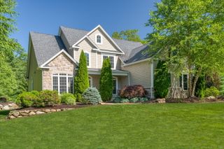 49 Jonathan Trail, Glastonbury, CT 06033