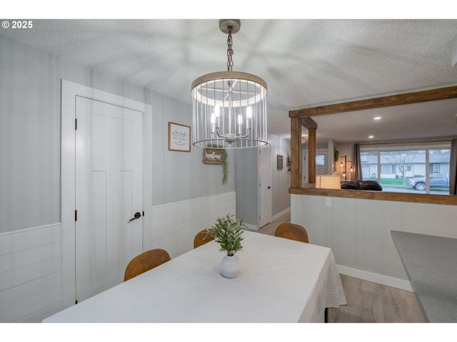 1394 HAYWARD St, Salem, OR 97306