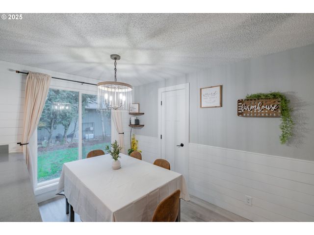 1394 HAYWARD St, Salem, OR 97306