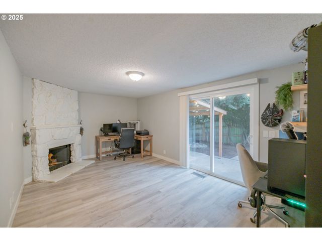 1394 HAYWARD St, Salem, OR 97306