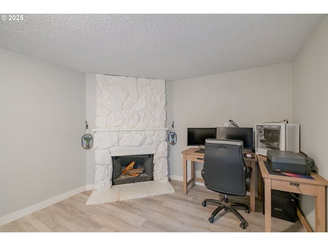 1394 HAYWARD St, Salem, OR 97306