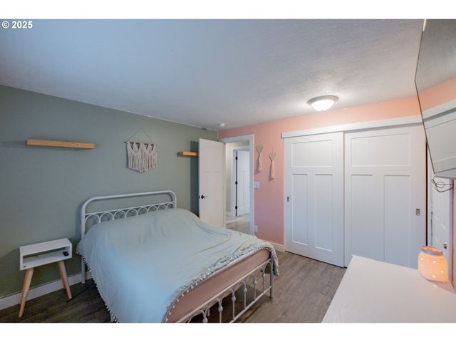 1394 HAYWARD St, Salem, OR 97306