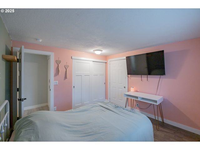 1394 HAYWARD St, Salem, OR 97306